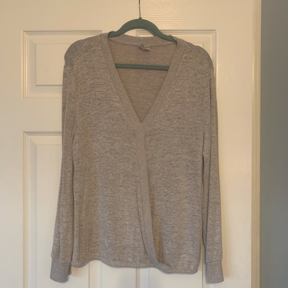 Versona Tops - Chic neutral tone long sleeve sweater top